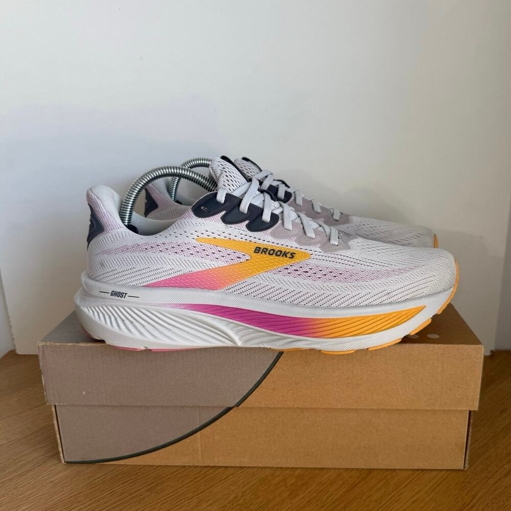 Brooks Ghost 17 Oyster/Apricot/Pink Women Running Sneakers- SZ 10.5 - Picture 4 of 12